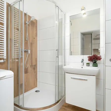 Przytulny Z Balkonem W Centrum Poznania By Renters شقة *